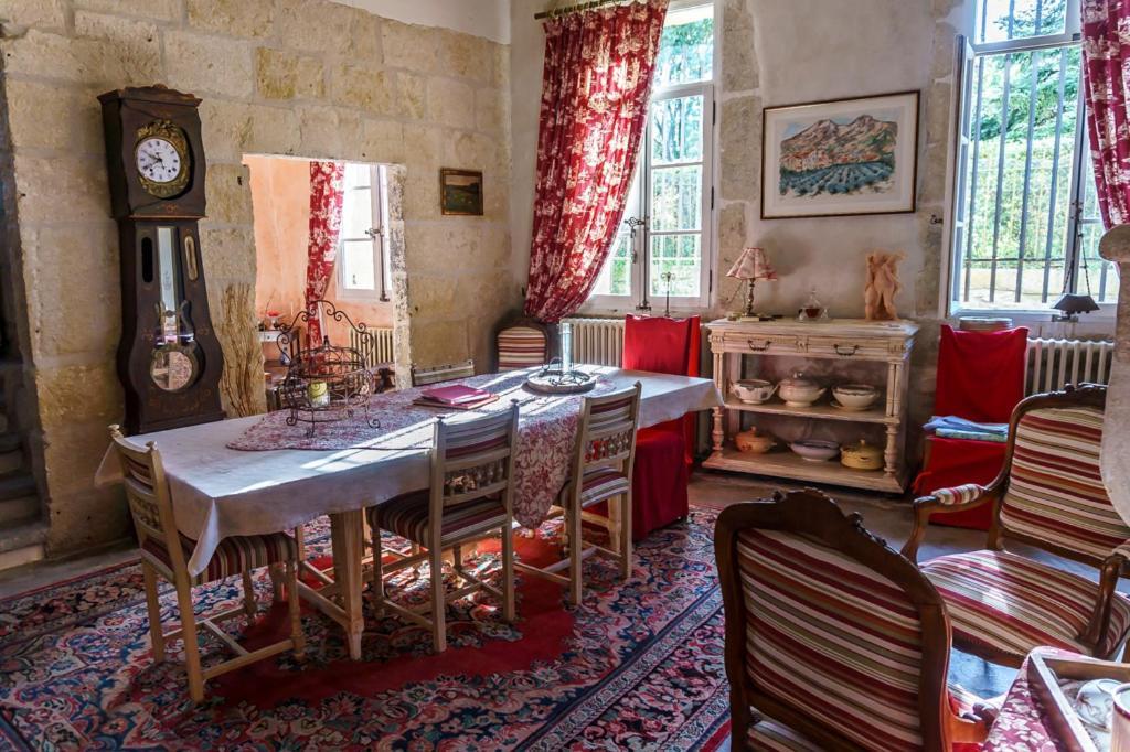 Mas Des Carnassoles Bed & Breakfast ภายนอก รูปภาพ